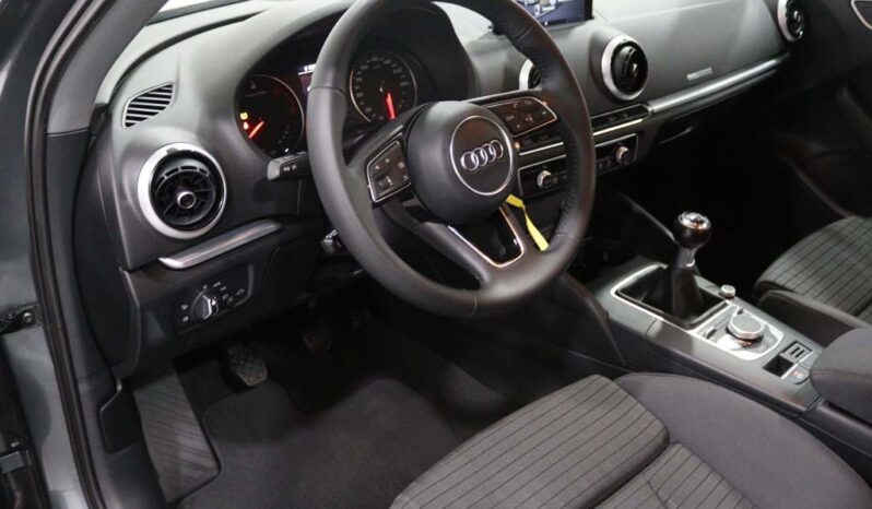 AUDI A3 Limousine 1.6 TDI SPORT completo