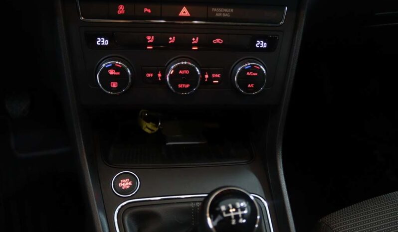 SEAT Leon ST 1.6 TDI YLE S/S completo