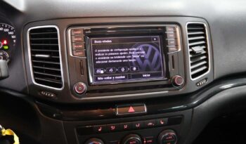 VOLKSWAGEN Sharan 2.0 TDI BLUE CONF.DSG completo