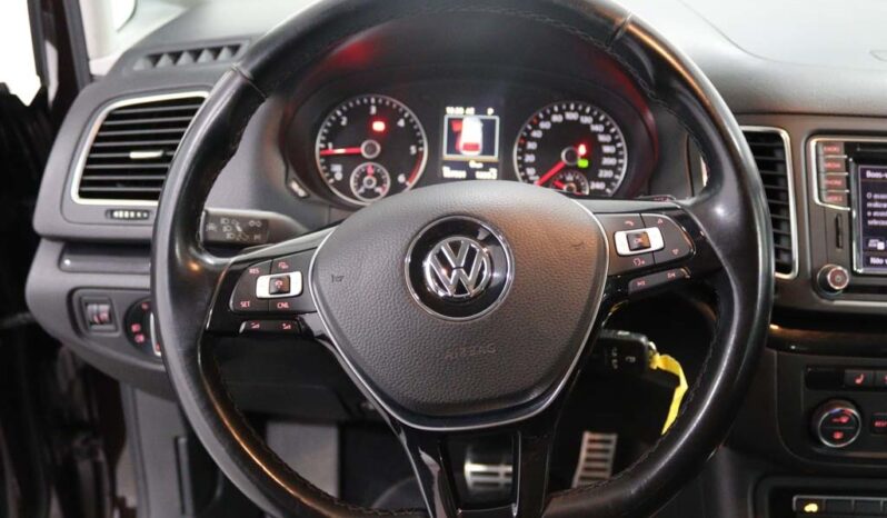 VOLKSWAGEN Sharan 2.0 TDI BLUE CONF.DSG completo