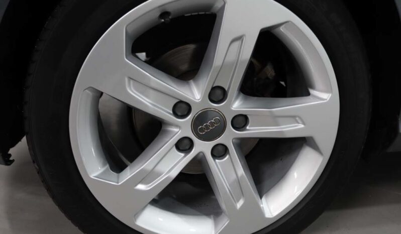 AUDI A3 Limousine 1.6 TDI SPORT completo