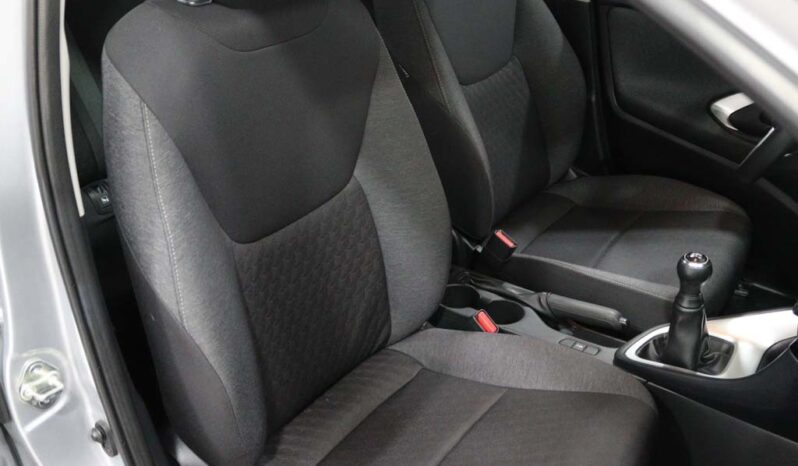 TOYOTA Yaris 1.0 VVT-I COMFORT completo