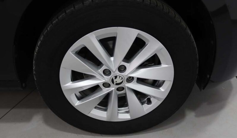 SKODA Kamiq 1.0 TSI DSG completo