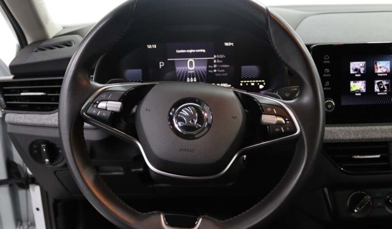 SKODA Kamiq 1.0 TSI DSG completo