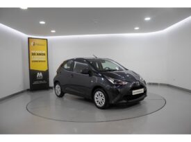 TOYOTA Aygo 1.0 X-PLAY+X-TOUCH