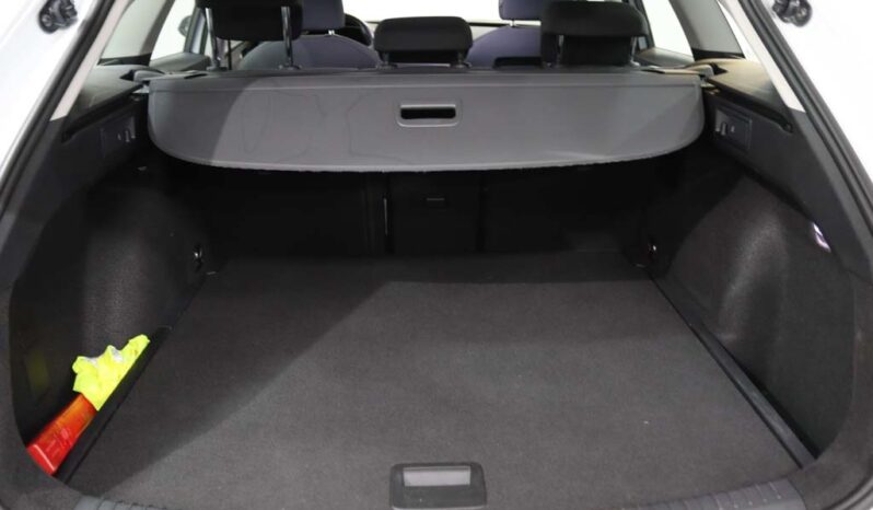 SEAT Leon Sportstourer 2.0 TDI STYLE completo