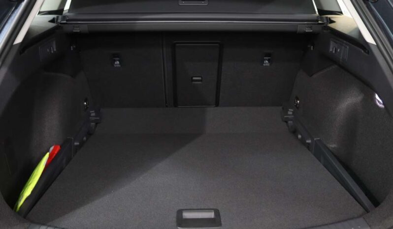 SEAT Leon Sportstourer 2.0 TDI STYLE completo