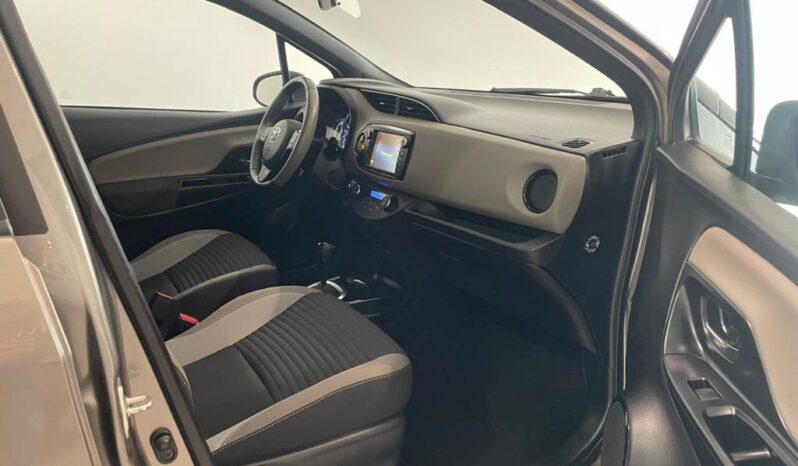 TOYOTA Yaris 1.5 HSD SQUARE COLLEC.BRONZE completo