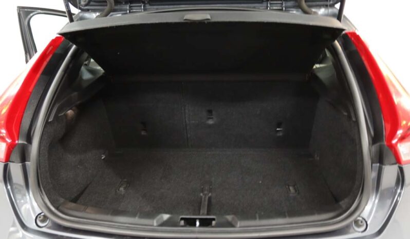 VOLVO V40 1.6 D2 MOMENTUM ECO completo