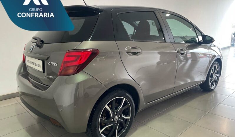 TOYOTA Yaris 1.5 HSD SQUARE COLLEC.BRONZE completo