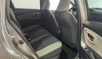 TOYOTA Yaris 1.5 HSD SQUARE COLLEC.BRONZE completo