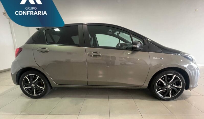 TOYOTA Yaris 1.5 HSD SQUARE COLLEC.BRONZE completo