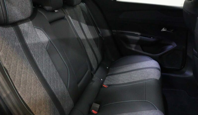 PEUGEOT 408 1.6 HYBRID ALLURE E-EAT8 completo