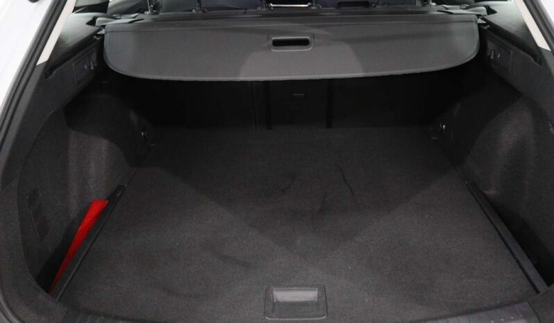 SEAT Leon Sportstourer 2.0 TDI STYLE completo