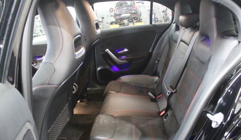 MERCEDES-BENZ Classe A 180 D AMG LINE AUT. completo