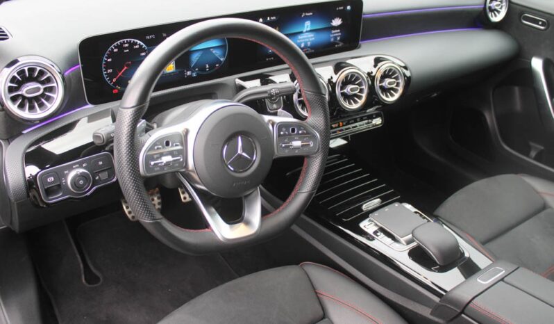 MERCEDES-BENZ Classe A 180 D AMG LINE AUT. completo