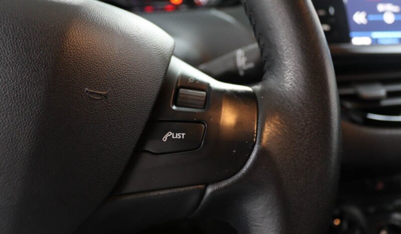 PEUGEOT 208 1.2 PURETECH STYLE completo