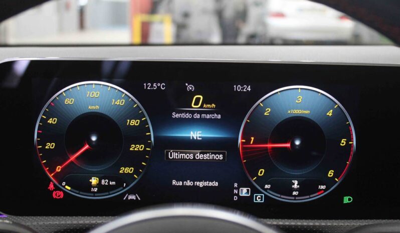 MERCEDES-BENZ Classe A 180 D AMG LINE AUT. completo