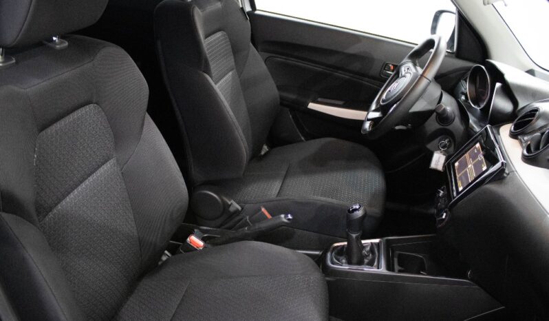 SUZUKI Swift 1.2 MILD HYBRID GLE completo