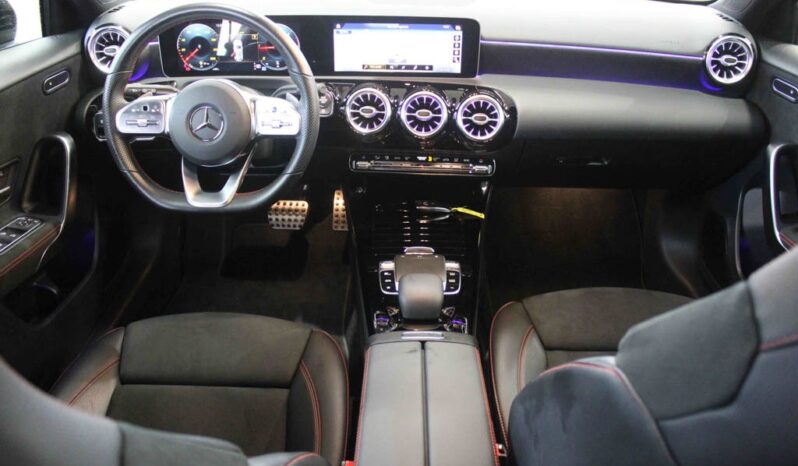 MERCEDES-BENZ Classe A 180 D AMG LINE AUT. completo