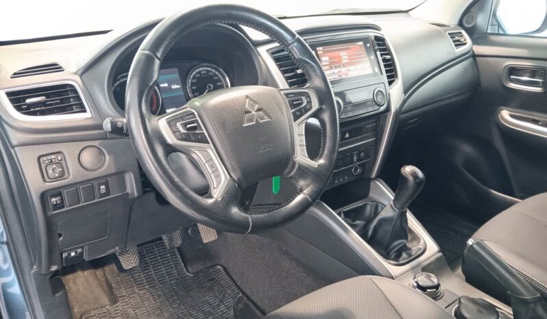 MITSUBISHI L 200 2.3 DI-D CLUB INVITE STRAKAR LOOK 4WD completo