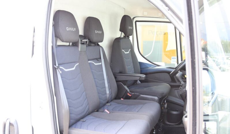 IVECO DAILY DIESEL 3.0 35C18HV 3520 10.8M3 completo