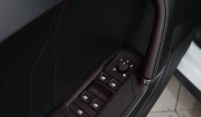 CUPRA Leon ST 1.4 E-HYBRID MID DSG completo