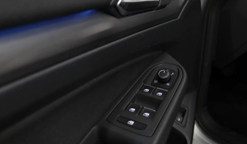 VOLKSWAGEN Golf VIII 1.4 TSI E-HYBRID DSG completo
