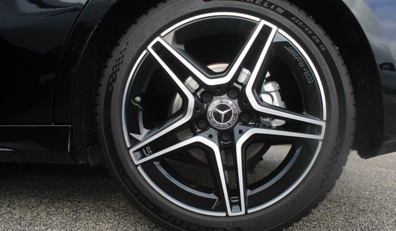 MERCEDES-BENZ Classe A 180 D AMG LINE AUT. completo