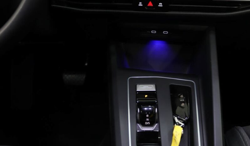 VOLKSWAGEN Golf VIII 1.4 TSI E-HYBRID DSG completo