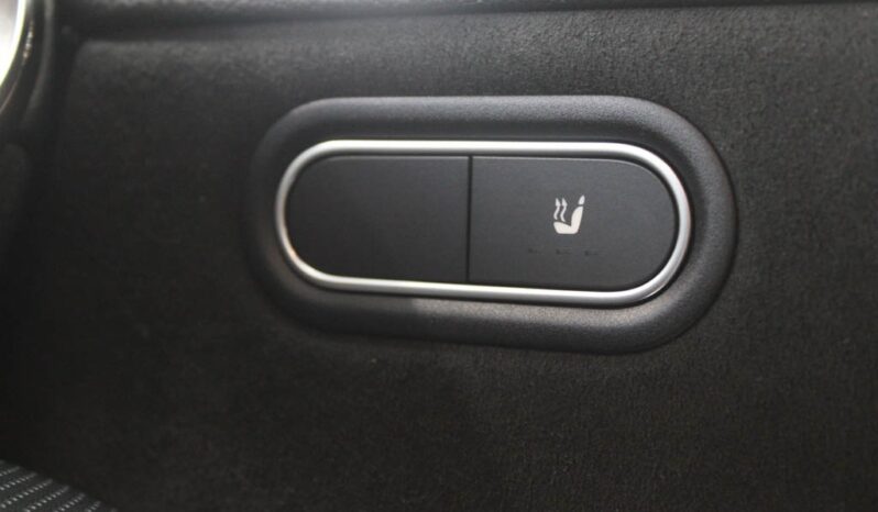 MERCEDES-BENZ Classe A 180 D AMG LINE AUT. completo