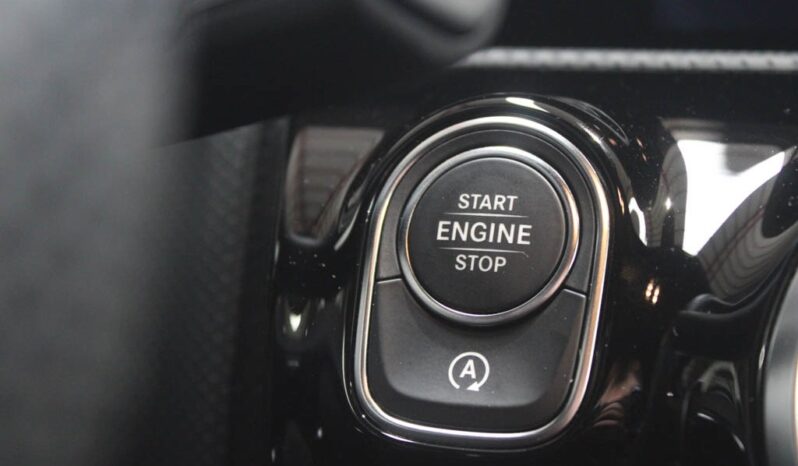 MERCEDES-BENZ Classe A 180 D AMG LINE AUT. completo