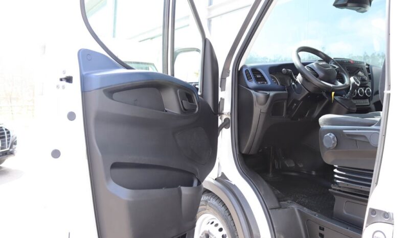 IVECO DAILY DIESEL 3.0 35C18HV 3520 10.8M3 completo