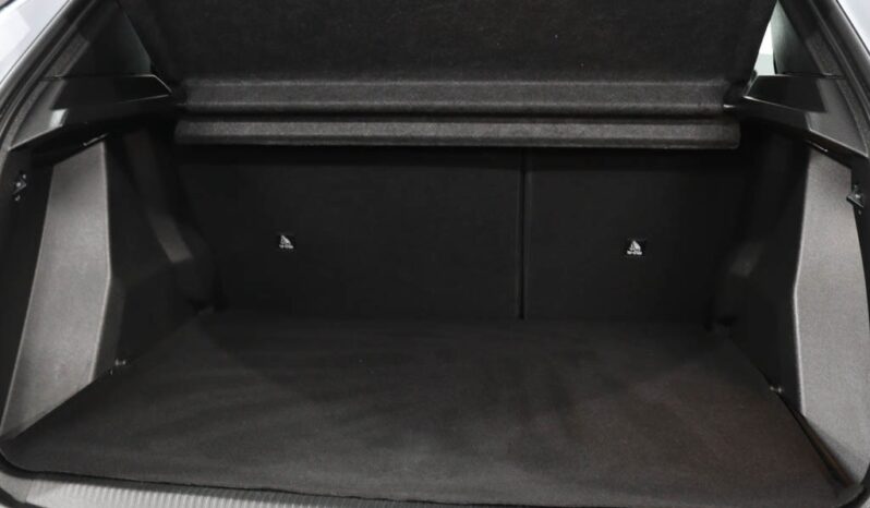 PEUGEOT 2008 1.2 HYBRID ALLURE E-DCS6 completo