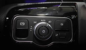 MERCEDES-BENZ Classe A 180 D AMG LINE AUT. completo