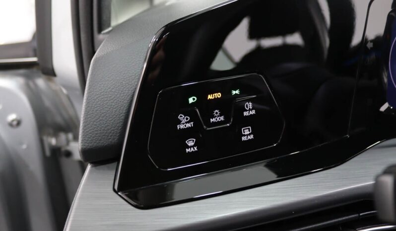 VOLKSWAGEN Golf VIII 1.4 TSI E-HYBRID DSG completo