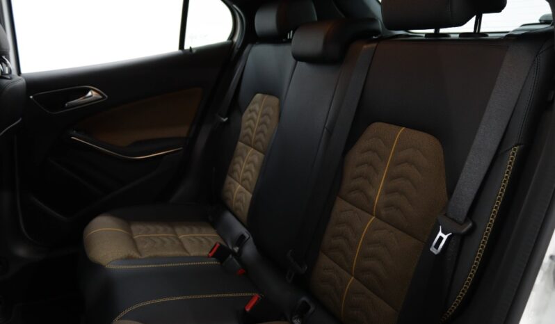 MERCEDES-BENZ Classe GLA 200 STYLE completo