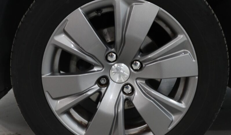 PEUGEOT 2008 1.2 PURETECH SIGNATURE completo