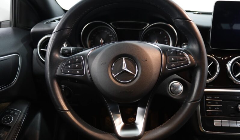 MERCEDES-BENZ Classe GLA 200 STYLE completo