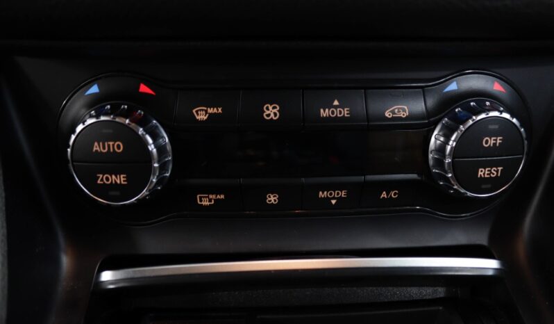 MERCEDES-BENZ Classe GLA 200 STYLE completo