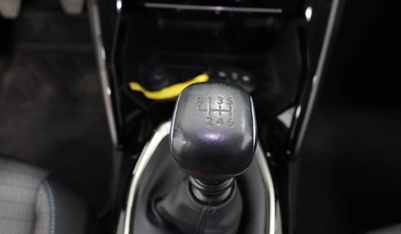 PEUGEOT 2008 1.5 BLUEHDI ALLURE completo