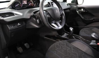 PEUGEOT 2008 1.2 PURETECH SIGNATURE completo