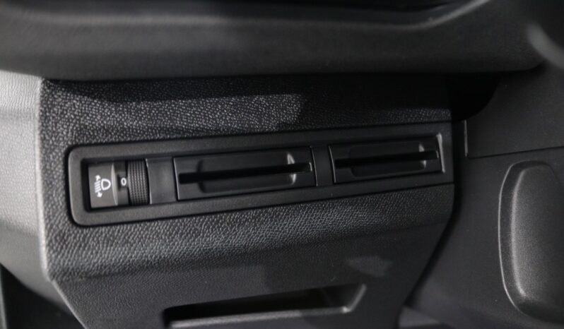 PEUGEOT 3008 1.6 BLUEHDI ALLURE completo