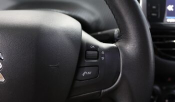 PEUGEOT 2008 1.2 PURETECH SIGNATURE completo