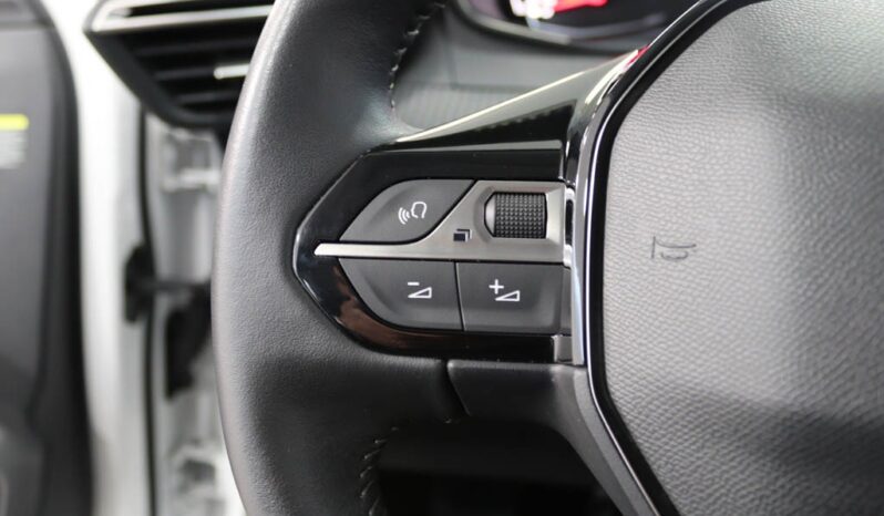 PEUGEOT 2008 1.5 BLUEHDI ALLURE completo