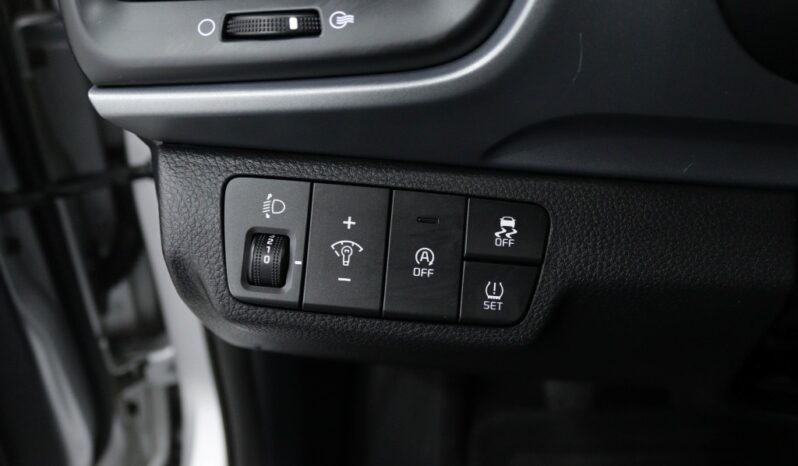 KIA Stonic 1.2 DYNAMIC completo