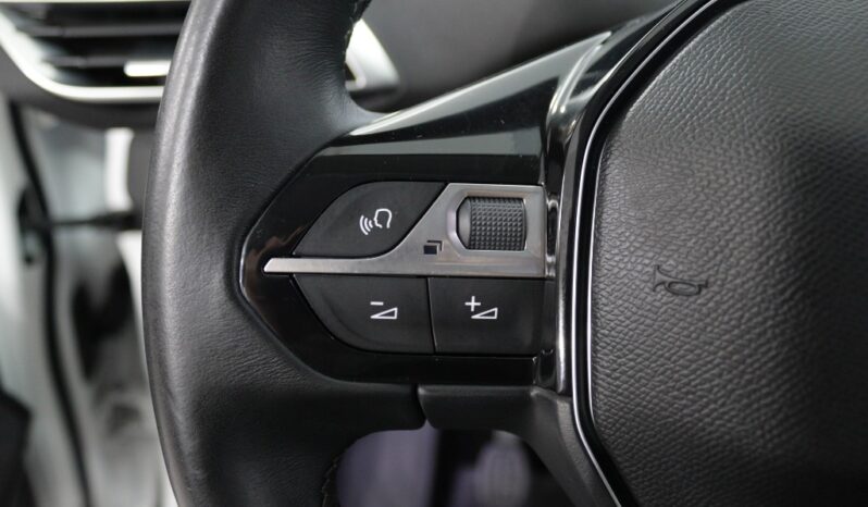 PEUGEOT 3008 1.6 BLUEHDI ALLURE completo