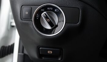 MERCEDES-BENZ Classe GLA 200 STYLE completo