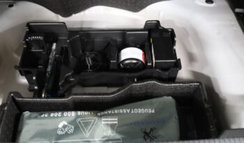 PEUGEOT 2008 1.5 BLUEHDI ALLURE completo