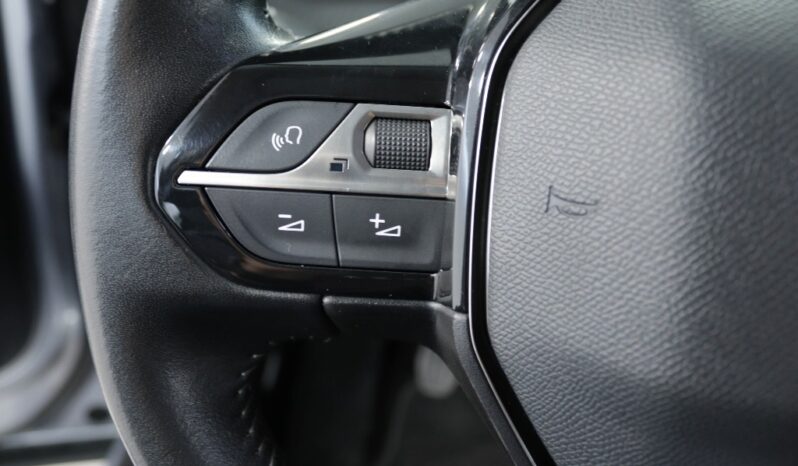 PEUGEOT 2008 1.2 PURETECH ALLURE completo